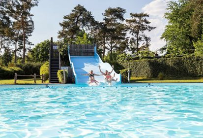 Park Met Buitenzwembad