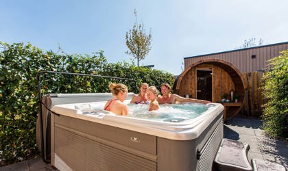 RVB Sauna En Spa En Buitendouche 1